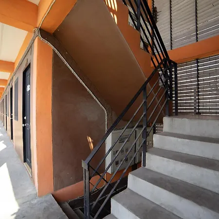 Oyo 560 Chang Hostel Suvarnabhumi