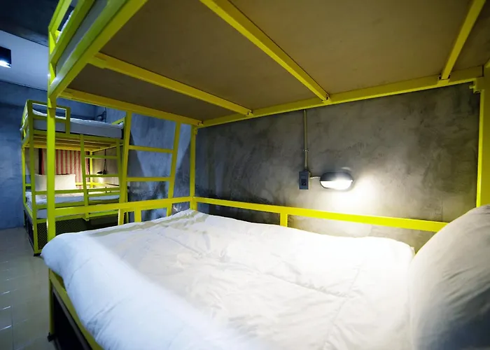 Oyo 560 Chang Suvarnabhumi Hostel